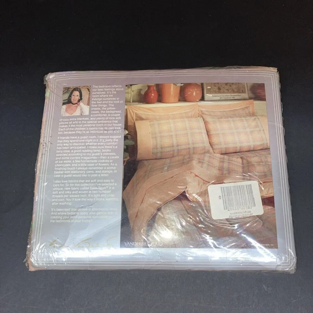 NEW VINTAGE 1983 Gloria Vanderbilt PLAID PEACH Double FLAT SHEET